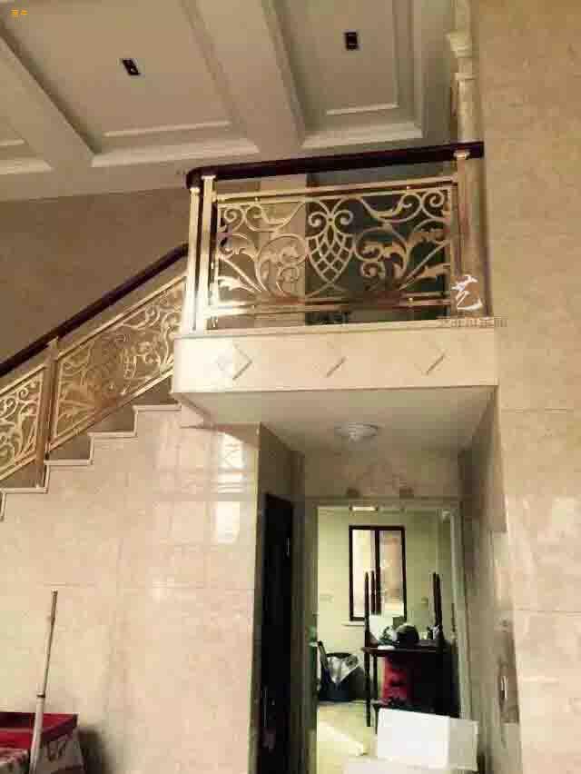 南京别墅定制楼梯护栏细节独到K金电镀楼梯栏杆