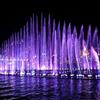音乐喷泉的色彩绚丽美轮美奂是一道靓丽的风景线还是一种水景艺术体现了动静结合形成明朗活泼的气